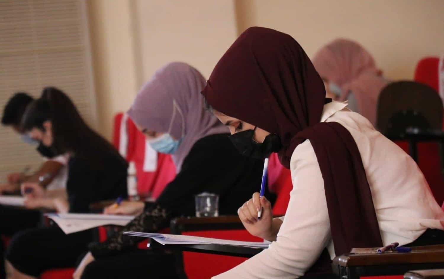 الامتحانات