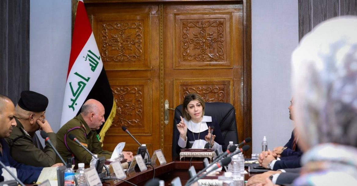 وزيرة الهجرة توجه بتعليق عمليات إعادة النازحين العراقيين من مخيم الهول