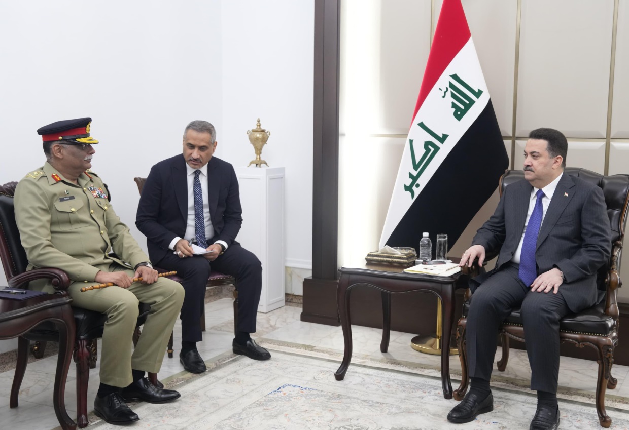 القائد العام للقوات المسلحة يستقبل رئيس أركان الجيش الباكستاني 1 N14 1
