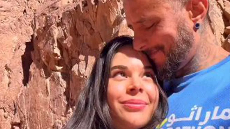 أحمد الفيشاوي وكاميلا فيونا: أول صورة رومانسية بعد إعلان ارتباطهما