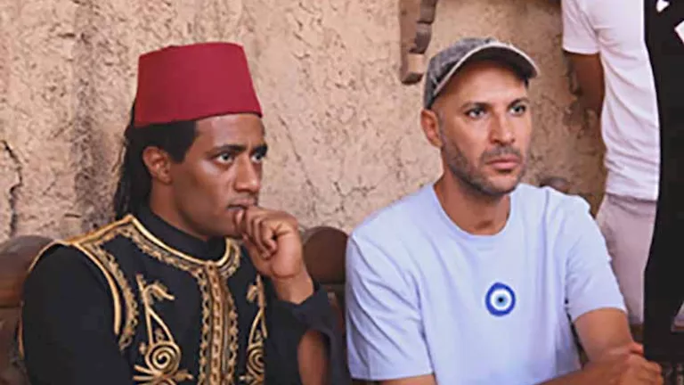 أزمة الجلباب الصعيدي: محمد دياب يعتبر منع صعايدة من مشاهدة "أسد" جريمة