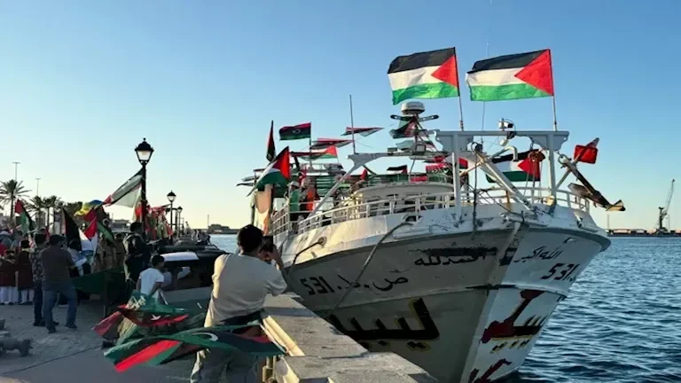 إسرائيل تطلق عملية للسيطرة على أسطول الصمود المتجه إلى غزة