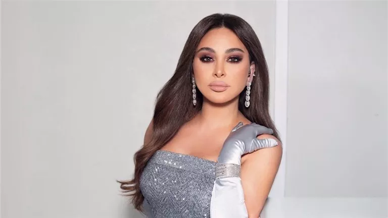 إليسا تؤازر عزيز الشافعي بعد الانتقادات لأغنية "بحرية"