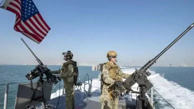 الجيش الأمريكي ي intercepts سفينة تجارية تسعى لكسر الحصار على إيران