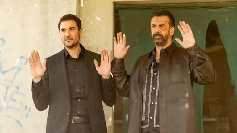 تركي آل الشيخ يشارك فيديو من عرض فيلم 7Dogs بحضور أبطاله في السعودية