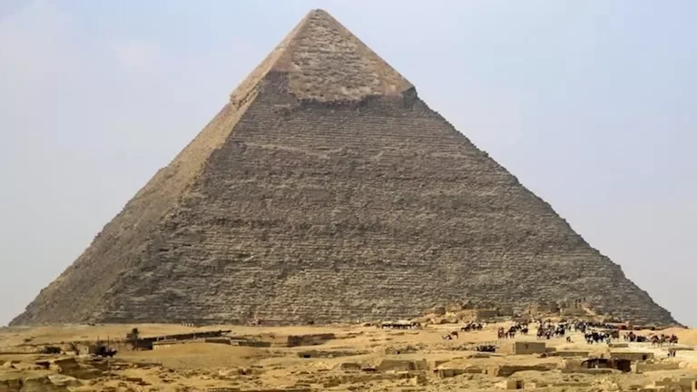 دراسة جديدة تكشف كيف صمد هرم خوفو أمام الزلازل في مصر