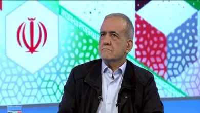 رئيس إيران يطالب بتوسيع المشاركة في إدارة الدولة لتعزيز الاستقرار