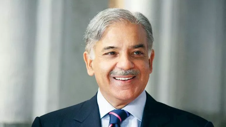 رئيس وزراء باكستان يهنئ ترامب على جهوده من أجل السلام العالمي