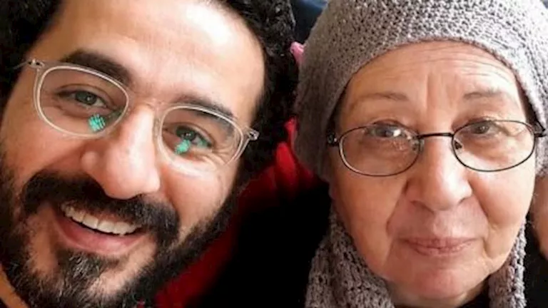 شقيقة أحمد حلمي تودع والدتها بكلمات مؤثرة عبر "فيسبوك"