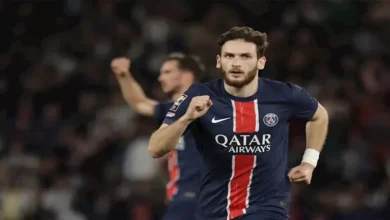 كفاراتسخيليا يفوز بجائزة أفضل لاعب في دوري أبطال أوروبا 2025-2026