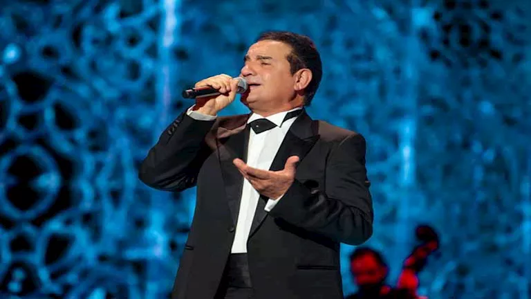 محمد ثروت يجري عملية جراحية ونجله يناشد بالدعاء على "فيسبوك"