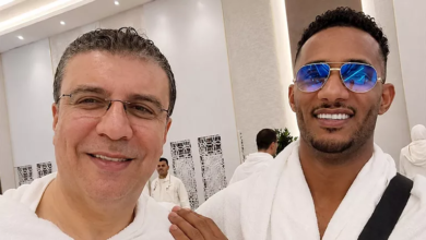 محمد رمضان يؤدي مناسك الحج مع الإعلامي عمرو الليثي - صور جديدة