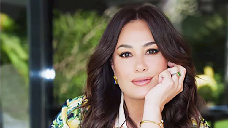 هند صبري تتألق بإطلالة صيفية مبهجة في 10 صور ساحرة