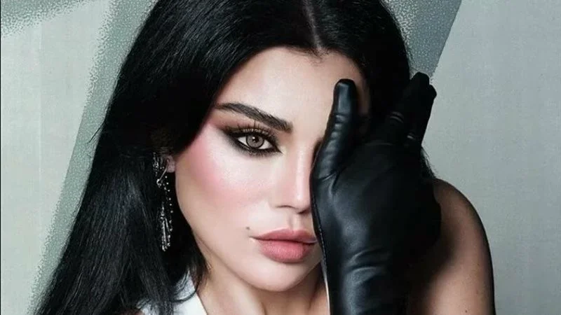 هيفاء وهبي تتصدر الترند بأغنيتها الجديدة "شو المطلوب" 2 d987d98ad981d8a7d8a1 d988d987d8a8d98a d8aad8aad8b5d8afd8b1 d8a7d984d8aad8b1d986d8af d8a8d8a3d8bad986d98ad8aad987d8a7 d8a7d984d8acd8af 1