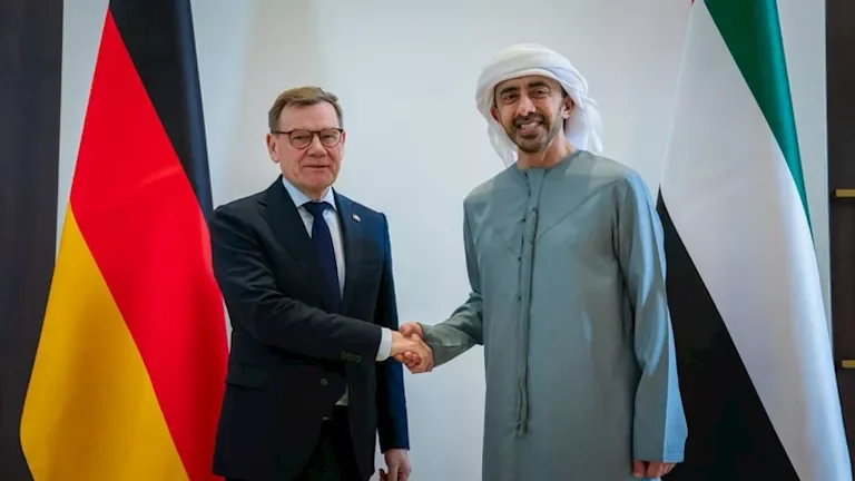 وزير الخارجية الإماراتي ونظيره الألماني يناقشان تداعيات الاعتداءات الإيرانية