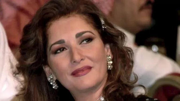 آثار الحكيم: اعتزلت الفن في قمة نجاحي ولا خلاف مع زملائي