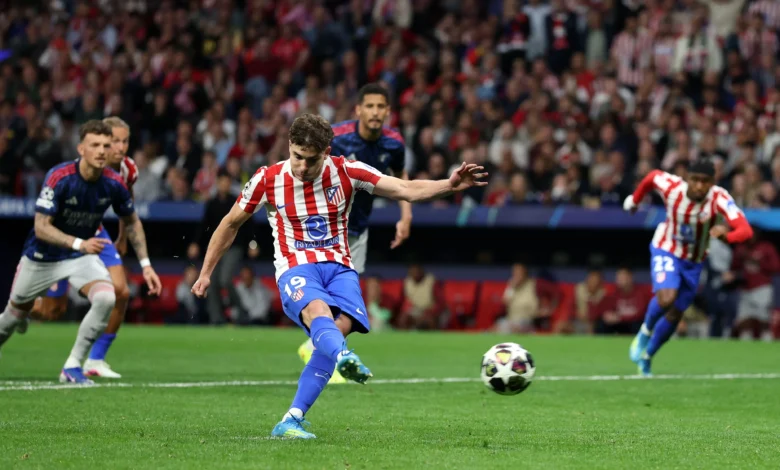 آرسنال وأتلتيكو مدريد في مفاوضات بشأن ألفاريز: ضربة جديدة لبرشلونة؟
