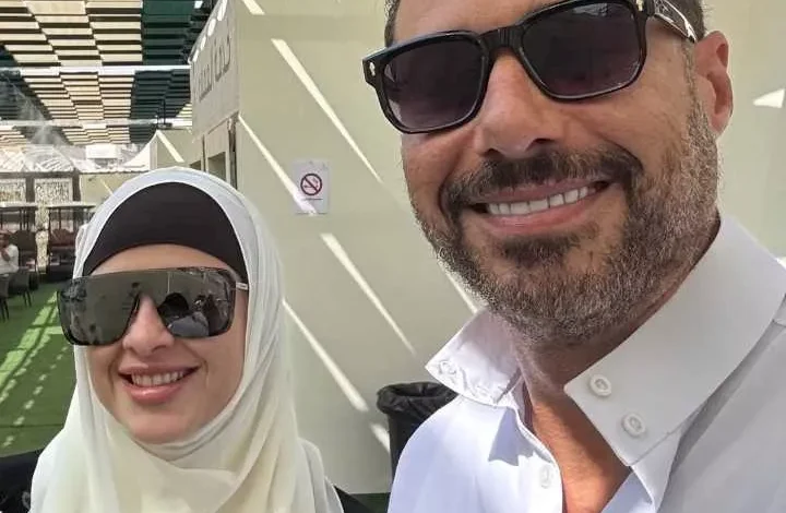 أحمد السعدني ينشر صورة مع ياسمين عبدالعزيز أثناء أداء مناسك الحج
