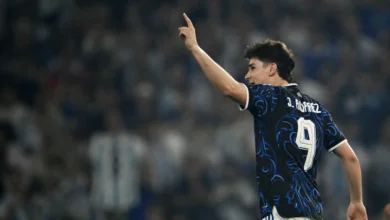 ألفاريز يوجه صفعة لبيريز.. و"قلق" في برشلونة بسبب هذا الثنائي