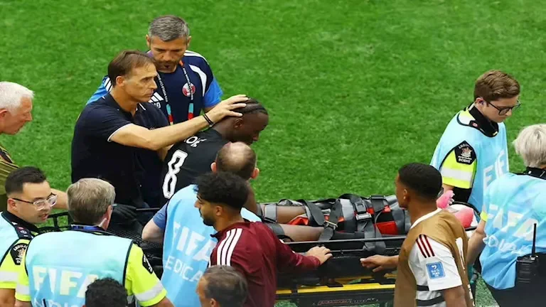 إصابة مؤلمة للاعب كندا خلال مواجهة قطر في البطولة (صور)