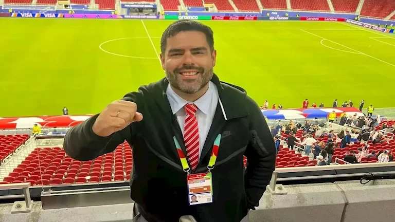 إلغاء اعتماد معلق رياضي في كأس العالم 2026 بسبب ألفاظ غير لائقة