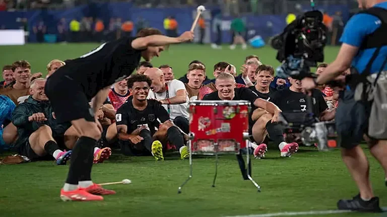 احتفال منتخب النرويج بعد الفوز على السنغال يبرز في المونديال