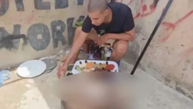 اعتقال بلوجر مغربي بعد نشره فيديو مثير للجدل حول كلب ميت في العيد