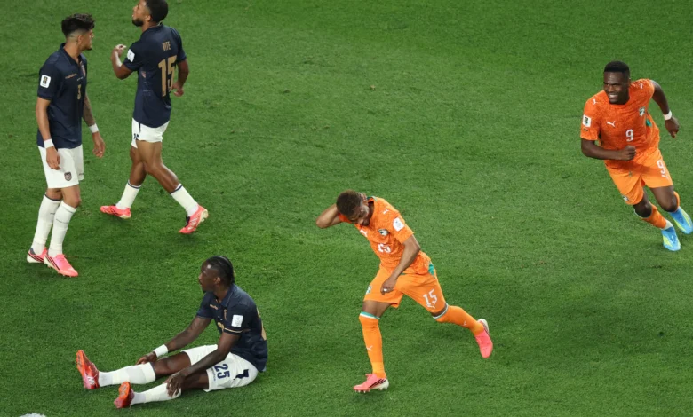الأفيال الإيفوارية تحقق انتصارًا دراميًا على الإكوادور في مباراة مثيرة