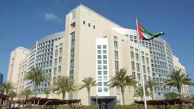 الإمارات تؤكد عدم صحة مزاعم نقل أموال إيرانية مجمدة عبر أراضيها