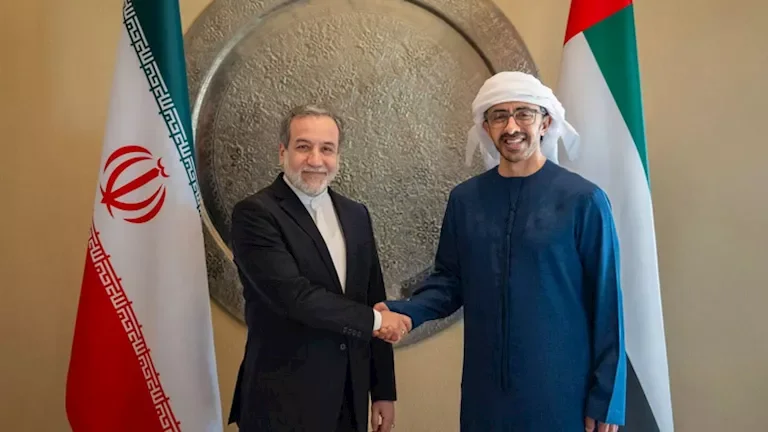 الإمارات تطالب إيران بالالتزام بحماية الملاحة في مضيق هرمز