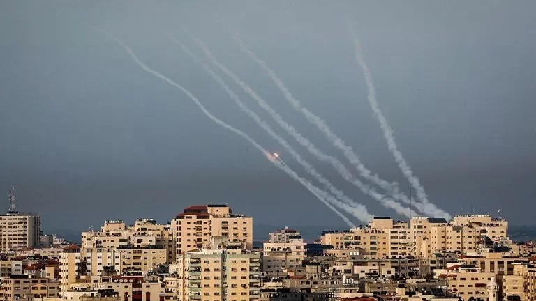 الجيش الإسرائيلي يوضح سبب دوي صفارات الإنذار في غلاف غزة