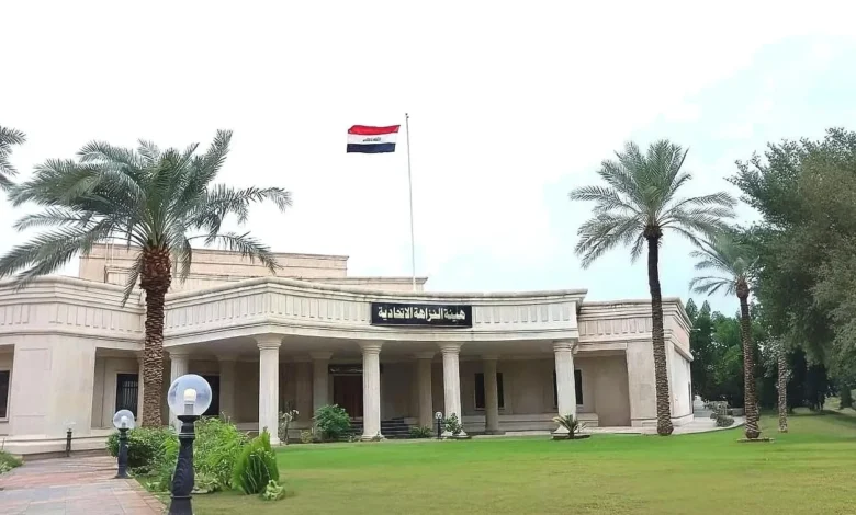 الحبس لمنتحل صفة موظف بهيئة النزاهة وابتزازه مواطنًا بـ 20 ألف دولار
