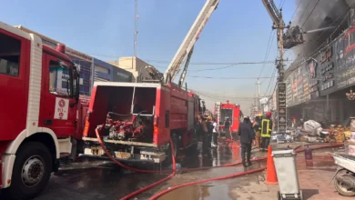 الدفاع المدني يعلن السيطرة على حريق في مجمع تجاري بالكرادة 2 الدفاع المدني يعلن السيطرة على حريق في مجمع تجاري بالكرادة