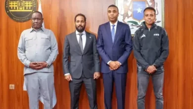 الرئيس الصومالي ورئيس الوزراء يستقبلان عمر أرتان بعد منعه من دخول أمريكا