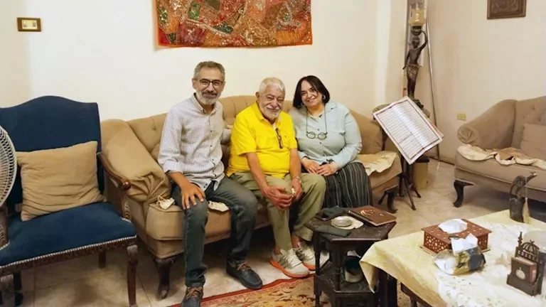 القاهرة الدولي للفيلم القصير يعلن عن كتاب حول خبير الإكسسوار عباس صابر