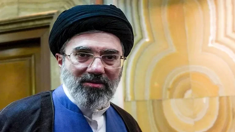 المرشد الإيراني: العدو يسعى لإحداث انقسامات داخلية بعد هزيمته