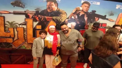 انتصار بالحجاب ورانيا يوسف بفستان جريء في العرض الخاص لفيلم "صقر وكناريا"