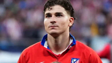 "برشلونة يحتفل برد فعل مثير على تصريحات ألفاريز!"