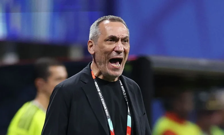 بعد صدمة إسبانيا.. تفاصيل الحوار بين دونيس ولاعبي المنتخب السعودي