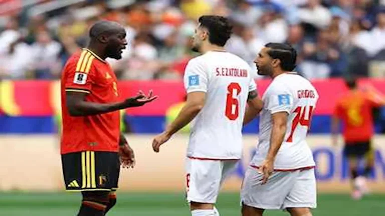 بلجيكا 0 - 0 إيران: طرد مدافع بلجيكا في مباراة مثيرة