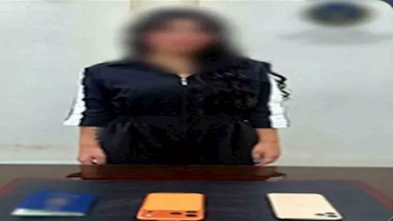 "بلوجر أجنبية تنشر مقاطع فيديو مثيرة بعد سقوطها في أكتوبر"