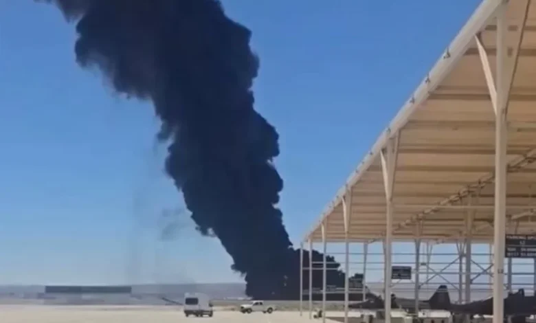 تحطم قاذفة أمريكية B-52 بعد إقلاعها بلحظات يؤدي لمقتل ثمانية أشخاص