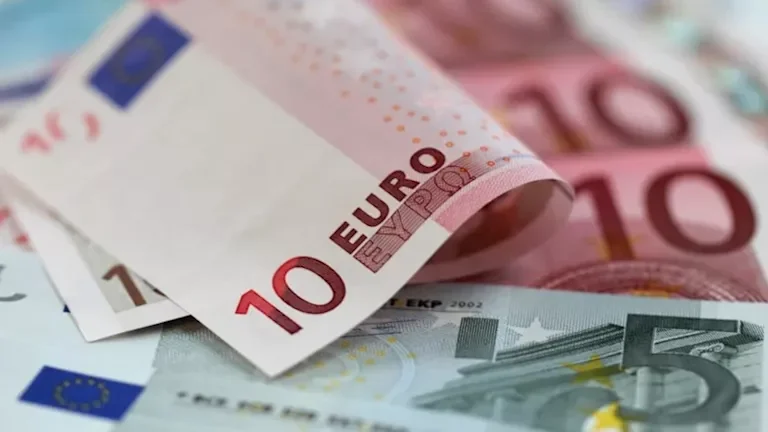 تراجع سعر اليورو مقابل الجنيه في 5 بنوك خلال تعاملات اليوم