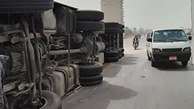 تصادم على الدائري: انقلاب "تريلا" واصطدامها بسيارتين في الوراق