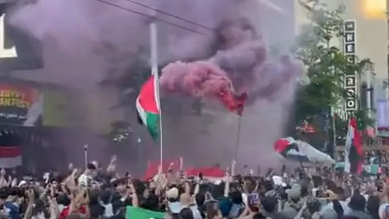 "جماهير مصر في كندا تحتفل بفوز منتخبها على نيوزيلندا في كأس العالم"