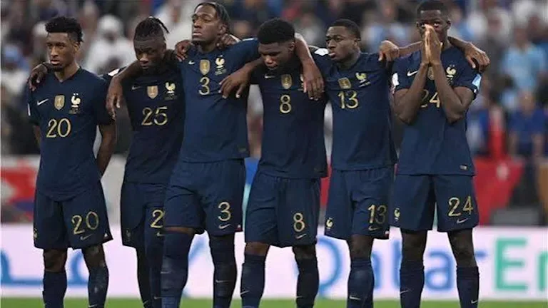 ديشامب يعود إلى بلاده في خبر حزين يضرب معسكر فرنسا