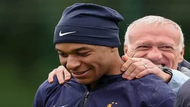 ديشامب يعود لمعسكر فرنسا استعدادًا لمواجهة السويد في كأس العالم