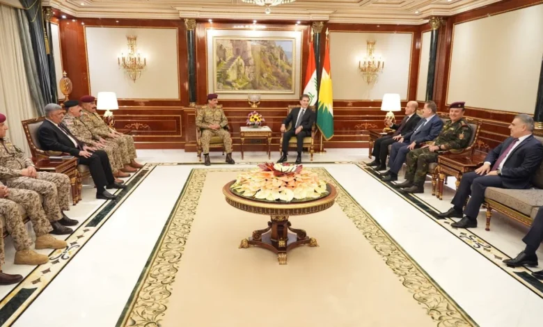 رئيس أركان الجيش يصل إقليم كردستان لبحث قضايا مشتركة مع وفد عسكري 1 رئيس أركان الجيش يصل إقليم كردستان لبحث قضايا مشتركة مع وفد عسكري