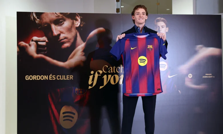 رابطة الليجا وسمحها بصفقات برشلونة رغم قرض الـ400 مليون يورو: الأسباب وراء القرار
