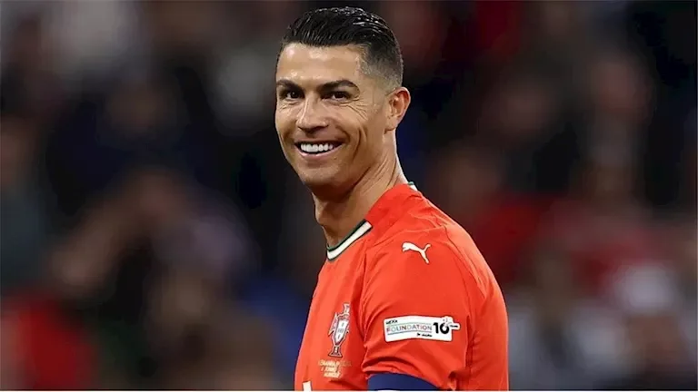 رونالدو في التشكيلة الأساسية وماييلي على دكة البدلاء بمباراة البرتغال والكونغو في كأس العالم